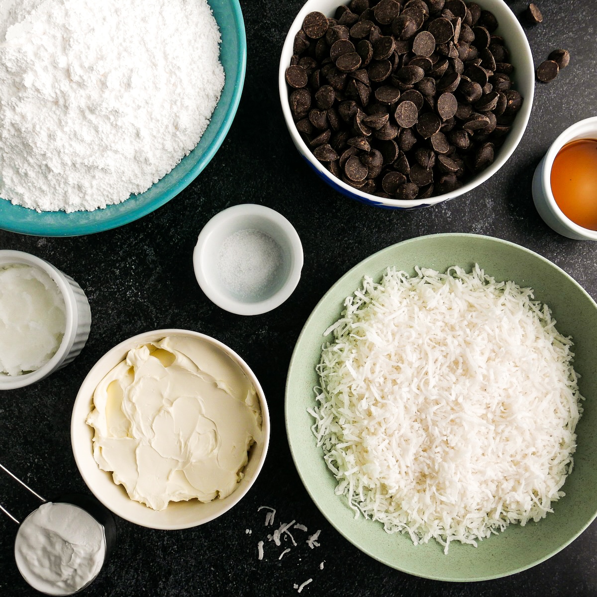 recipe-ingredients.jpg recipe ingredients arranged on a table.