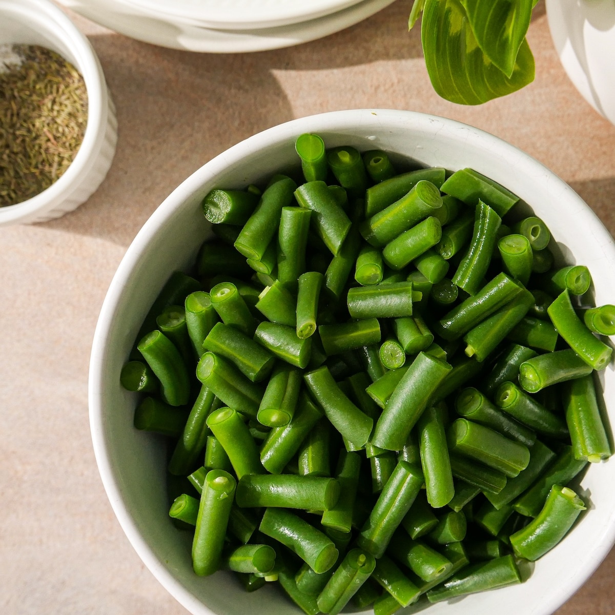 blanched-green-beans.jpg Blanched (fresh) green beans in a bowl.